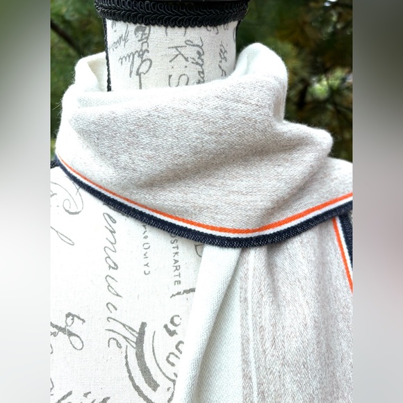 J. Crew Wool-Blend Winter Scarf
New with Tag / Never Worn
Made in Italy - Picture 9 of 11